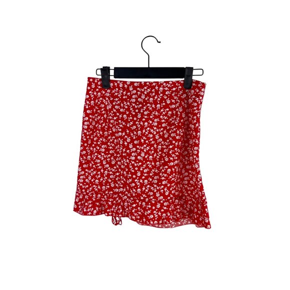 Shein Red and White Floral Gathered Mini Skirt - Picture 2 of 2